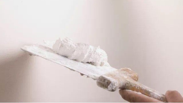 墻面膩子刮兩遍三遍都行？昆明膩子粉廠家告訴你：差距不是一般大