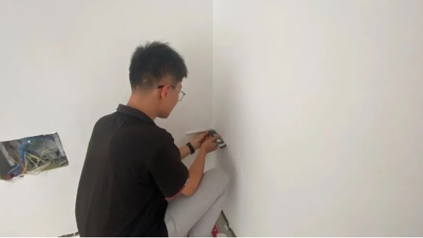 外墻膩?zhàn)臃酆蛢?nèi)墻膩?zhàn)臃劭梢曰旌鲜褂脝?？易高好膩?zhàn)痈嬖V您